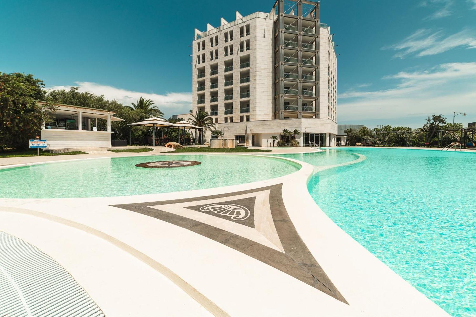Delta Hotels By Marriott Olbia Sardinia Esterno foto