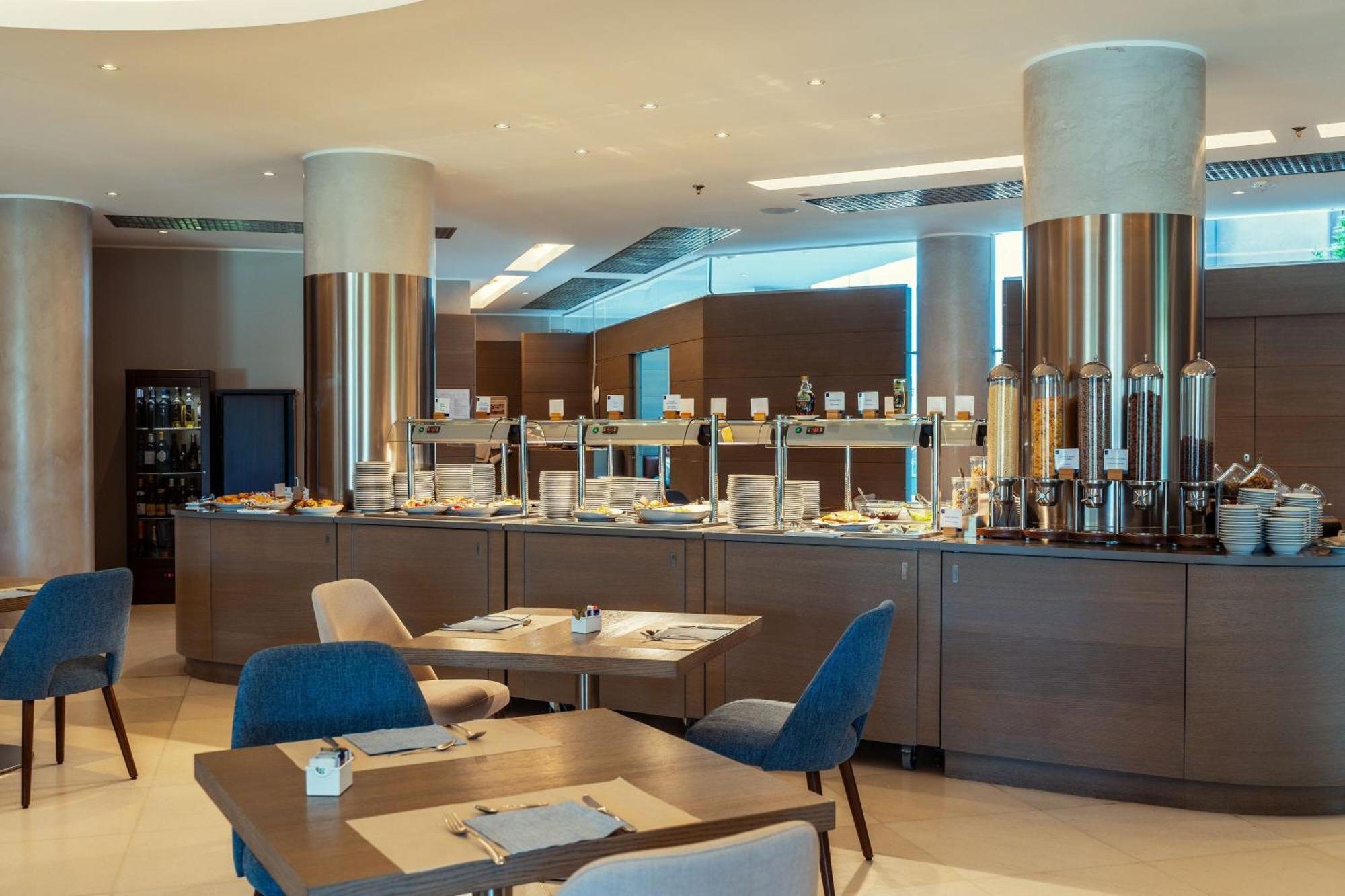 Delta Hotels By Marriott Olbia Sardinia Esterno foto